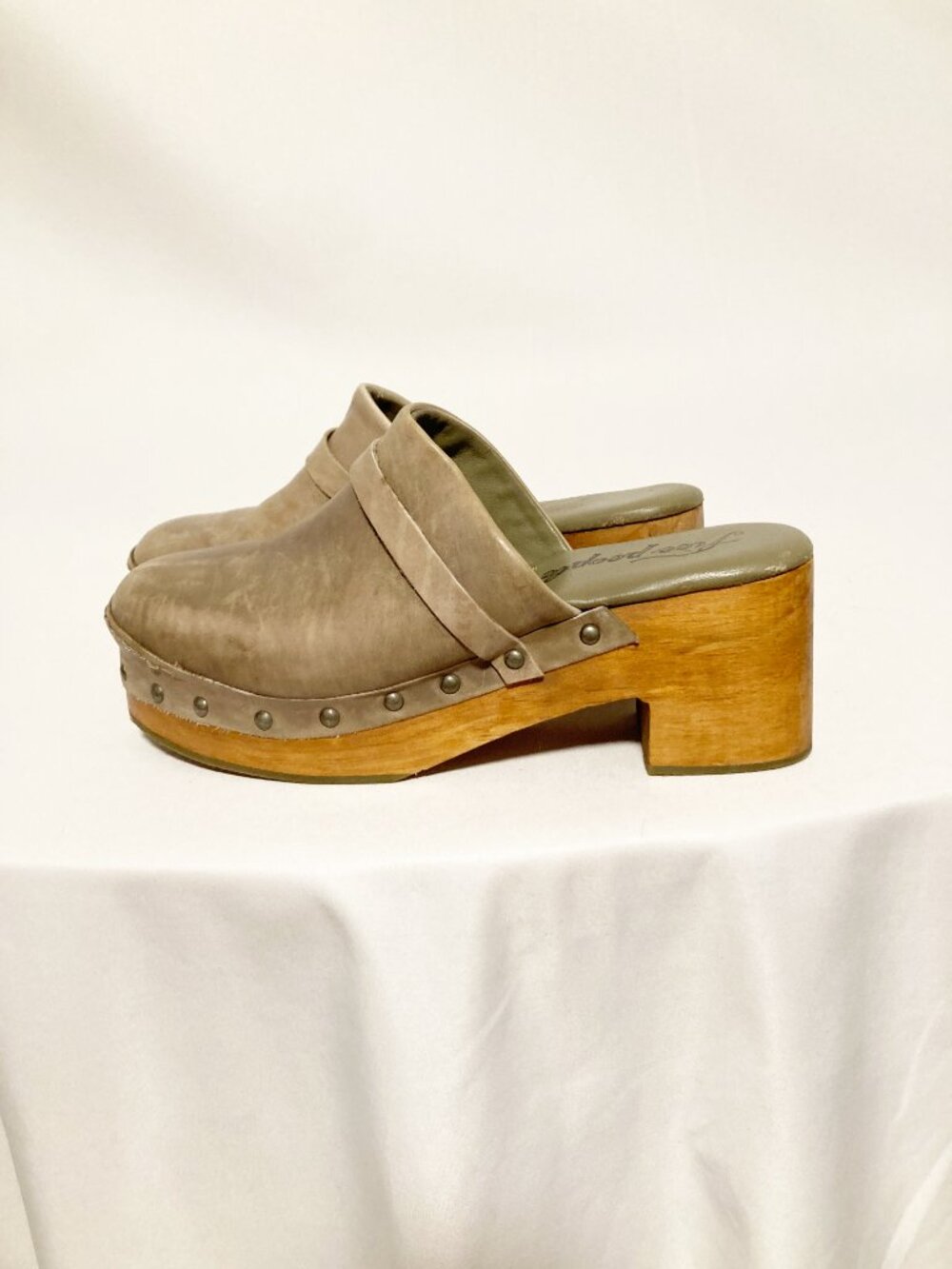 Free People Calabasas Studded Leather Mule Clog Size 38.5 - Picture 4 of 9